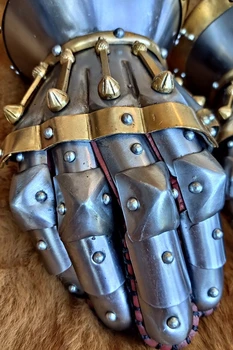 Europea de caballero de la mano de hierro de la armadura de bronce del reloj de arena de la mano de la armadura guantelete de vestir de franqueo